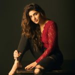 Heroine Sreeleela: పిచ్చెక్కిస్తున్న కుర్ర హీరోయిన్.. కొత్త ఫోజులతో అదరగొడుతూ..