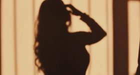 Actress : హీరోయిన్ కు 600 కోట్ల ఆస్తిని రాసిస్తానన్న దర్శకుడు... కానీ ఆమె చేసిన పని తెలిస్తే బుర్ర కరాబ్