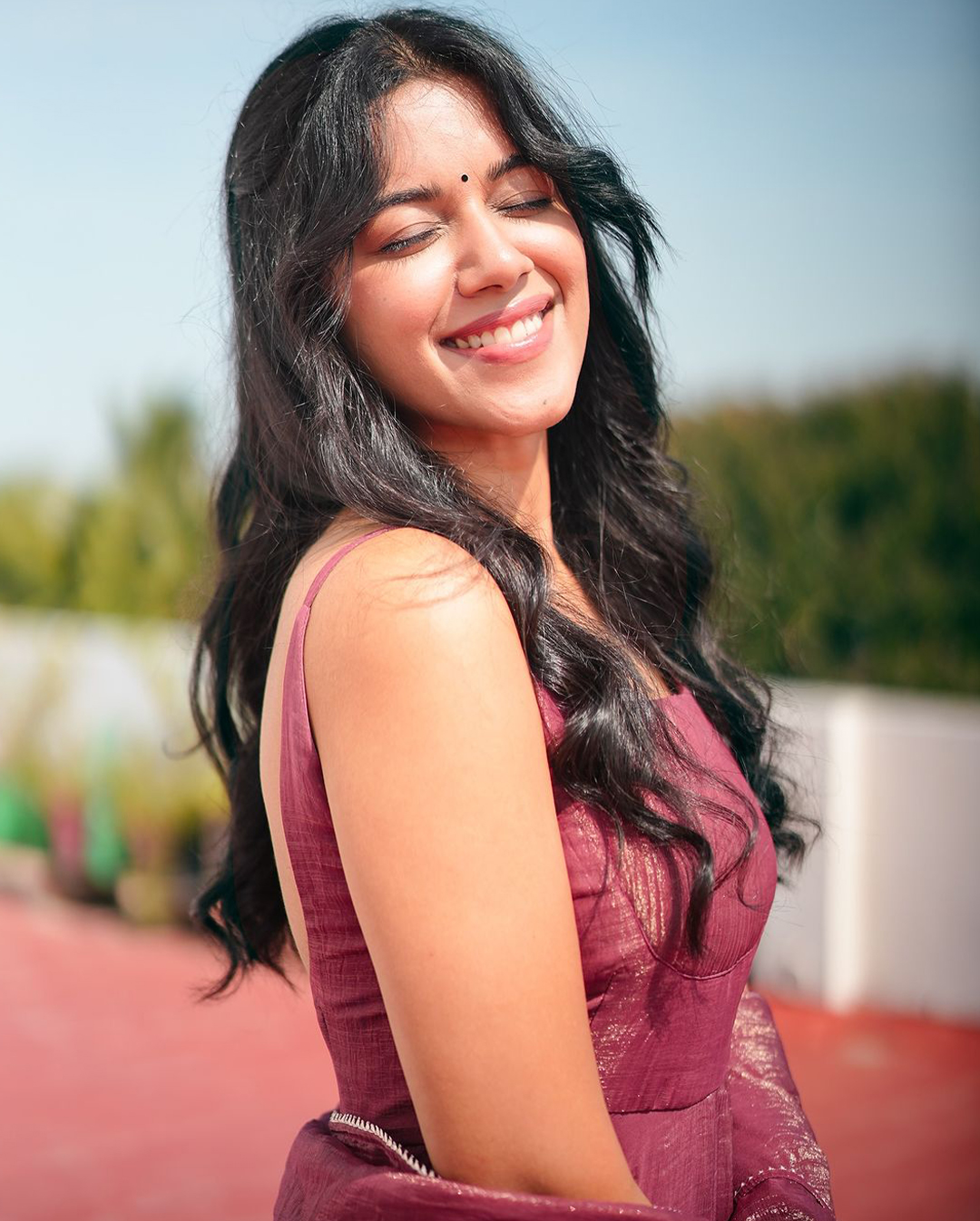 Mirnalini Ravi: నీ చిట్టి నవ్వుకు కుర్రాళ్ల గుండె ఖల్లాసే.. మృణాళిని!