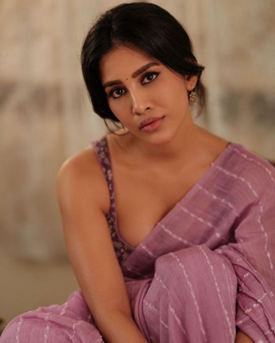 Nabha Natesh: ఆహా ‘డార్లింగ్’.. చీరకట్టులో ఎంత బాగుందో!