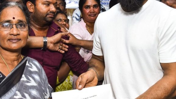 Sai Durgha Tej: విజయవాడలో మెగా హీరో పర్యటన.. వారికి ఇచ్చిన మాటను నిలబెట్టుకున్న సాయి దుర్గతేజ్