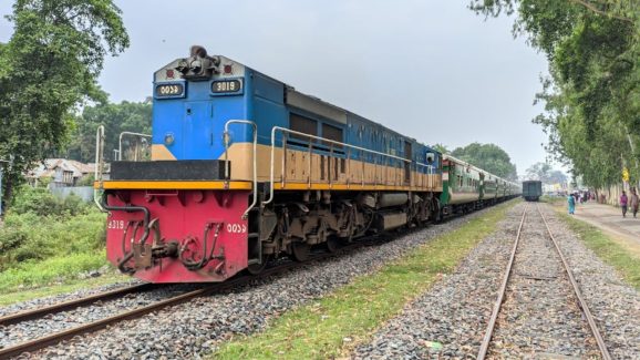 Navyug Express Train: కాశ్మీర్ to కన్యాకుమారి- దేశంలో ఎక్కువ రాష్ట్రాలు దాటే రైలు ఇదే, ఎన్ని గంటలు జర్నీ చేస్తుందో తెలుసా?