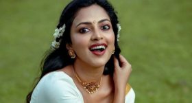 OTT Movie : కోడలిని లొంగదీసుకునే మామ.. డైరెక్టర్ కు దేహశుద్ధి జరిపిన అమలా పాల్ బో*ల్డ్ మూవీ