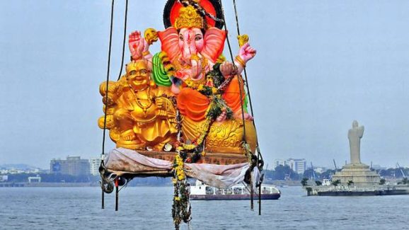 Minister Ponnam Prabhakar: ట్యాంక్ బండ్ వైపు నిమజ్జనాలకు నో పర్మిషన్.. ఎన్టీఆర్ మార్గ్, నెక్లెస్ రోడ్డు వరకే పరిమితం!