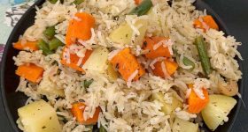 Vegetable pulao: నూనె అవసరం లేకుండా వెజిటబుల్ పులావ్ ఇలా చేసేయండి, ఇది ఎంతో హెల్తీ రెసిపీ