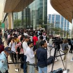 iPhone16 series: ఐఫోన్ 16 సిరీస్.. ఫస్ట్ సేల్ ప్రారంభం, బారులు తీరిన జనం..