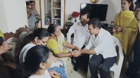KTR – Amberpet: అంబర్ పేట్‌లో దంపతుల దారుణ హత్య.. కుటుంబ సభ్యులను పరామర్శించిన కేటీఆర్