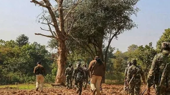 Encounter in Maharashtra: మహారాష్ట్రలో మరోసారి భారీ ఎన్‌కౌంటర్.. ఐదుగురు మావోయిస్టులు హతం