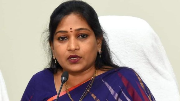 AP Home Minister : వడమాలపేట బాధిత కుటుంబానికి హోం మంత్రి పరామర్శ