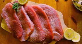 Meat in Fridge: పచ్చి మాంసాన్ని ఫ్రిడ్జ్‌లో పెడుతున్నారా? ఎవరికి ఎక్కువ ప్రమాదమో తెలుసా?