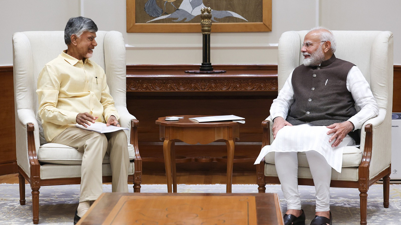 CM Chandrababu meet PM Modi: ప్రధాని మోదీ సీఎం చంద్రబాబు గంటపాటు భేటీ, చివరలో లడ్డూ వ్యవహారం కూడా?
