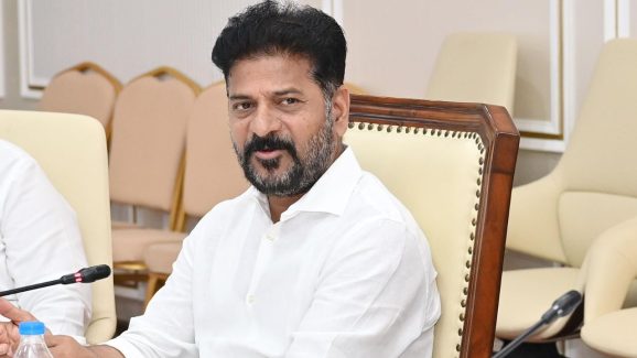 Cm Revanth Reddy: సీఎం రేవంత్ రెడ్డితో క‌మ్యూనిస్టు నేత‌ల‌ భేటీ.. ల‌గ‌చ‌ర్లలో భూ సేక‌ర‌ణ‌పై చ‌ర్చ‌