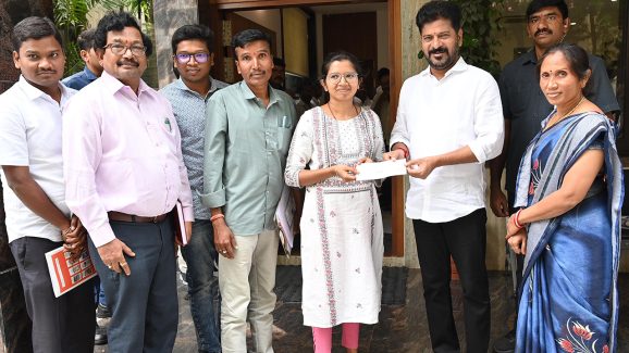 CM Revanth Reddy: చదువుల తల్లికి చేయూత.. గిరిజన యువతికి సీఎం రేవంత్ ఆర్థిక సాయం