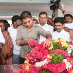 KTR: కేటీఆర్‌కు నిరసన సెగ… ఇన్నాళ్లు ఏం చేశారంటూ నిలదీత