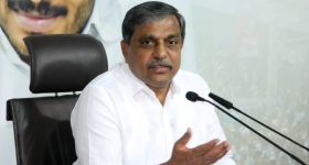 Lookout Notices To YCP Leaders: ఢిల్లీ ఎయిర్‌‌పోర్టులో సజ్జలకు కష్టాలు.. అడ్డుకున్న ఇమిగ్రేషన్ అధికారులు, ఎందుకు?