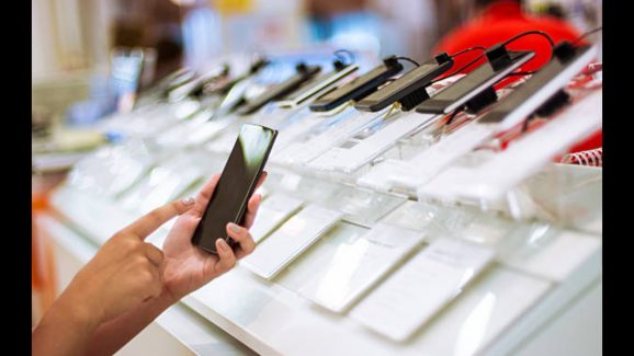 Best Smart Phones Under 10,000 : 10వేలలోపు బెస్ట్ స్మార్ట్ ఫోన్స్ ఇవే!