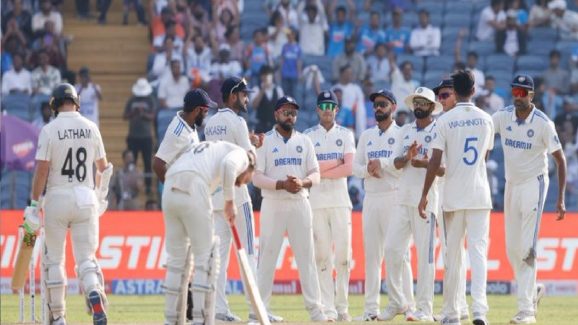 IND VS NZ: న్యూజిలాండ్‌ ఆలౌట్‌..టీమిండియా టార్గెంట్‌ ఎంతంటే?