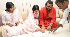 Pawan's daughter declaration: వైసీపీకి ఛాన్స్ ఇవ్వలేదు.. తిరుమలలో డిప్యూటీ సీఎం పవన్ డిక్లరేషన్