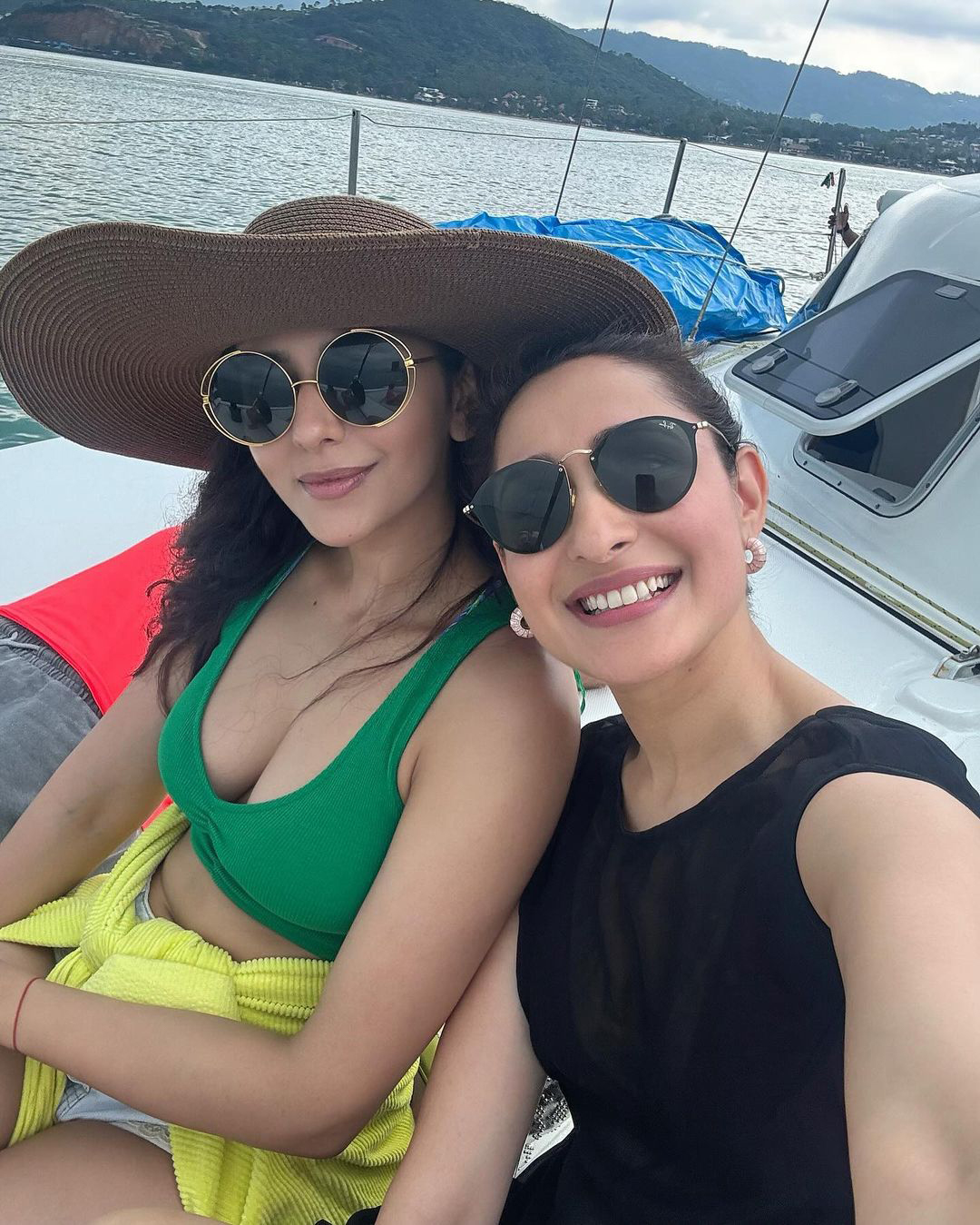 Pragya Jaiswal: రకుల్ ప్రీత్‌కు బర్త్ డే విషెస్ చెబుతూ.. హగ్‌లతో రెచ్చిపోయిన ప్రగ్యాజైస్వాల్