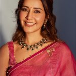 Rashi Khanna: అందమైన కుందనాల బొమ్మలా రాశిఖన్నా