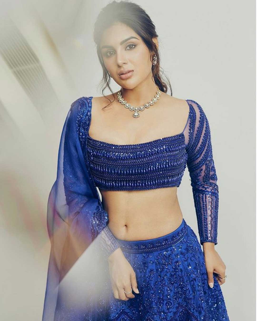 Samyukta Menon Photos: వయ్యారాలా సంయుక్త.. ఎంత అందంగా ఉందో..!