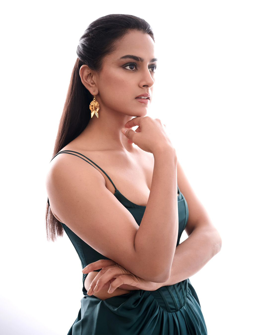 Shraddha Srinath: పరువం వానగా అంటూ.. కాశ్మీర్ బ్యూటీ శ్రద్ధా శ్రీనాథ్