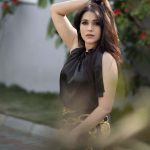 Rashmi Gautam: మత్తెక్కించే చూపులతో కుర్రాళ్లను టెంప్ట్ చేస్తున్న రష్మి గౌతమ్