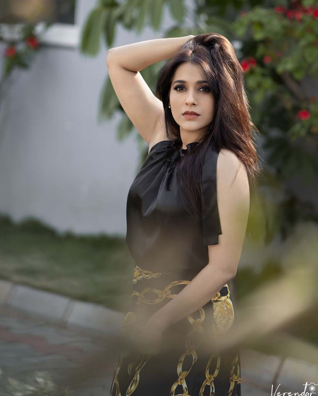 Rashmi Gautam: మత్తెక్కించే చూపులతో కుర్రాళ్లను టెంప్ట్ చేస్తున్న రష్మి గౌతమ్
