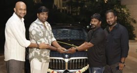 Director Nithilan Saminathan: 'మహారాజా ' డైరెక్టర్ కు గిఫ్ట్ గా లగ్జరీ కారు... ఇచ్చింది విజయ్ సేతుపతి మాత్రం కాదండోయ్