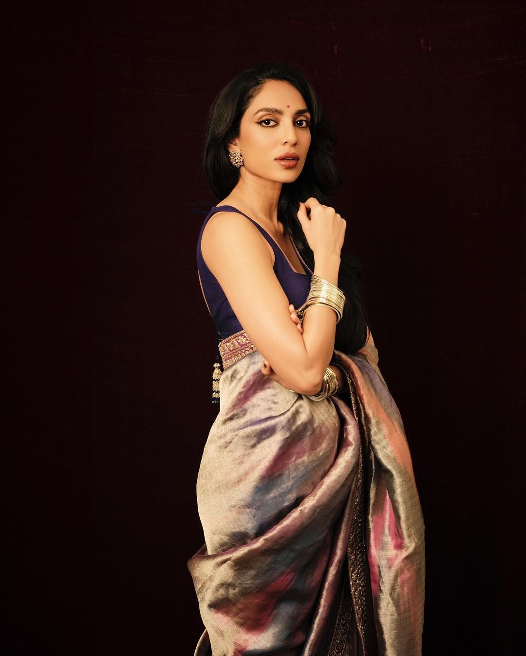 Sobhita Dhulipala: అచ్చమైన తెలుగింటి అందం.. చేనేత చీరలో శోభితా ధూళిపాళ