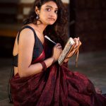Roopa Koduvayur: చీరలో చిన్నది.. ఏంటి రూప, మరీ ఇంత క్యూట్‌గా ఉంటే కష్టమే!