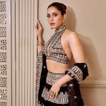 Raashii Khanna: మోడర్న్ లుక్‌లో రాశి ఖన్నా దీపావళి వేడుకలు.. ఏమా అందం భామ!
