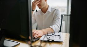Work Pressure: పని ఒత్తిడి.. చివరకు ఆత్మహత్యలకు కారణమవుతుందా..?