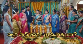 Star Director: హీరోయిన్ లు దుబాయ్ కి వెళ్ళేది అందుకే.. హాట్ కామెంట్స్ వైరల్..!