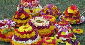 Bathukamma 2024: రెండవ రోజు బతుకమ్మ.. ఏ నైవేద్యం సమర్పిస్తారు ?