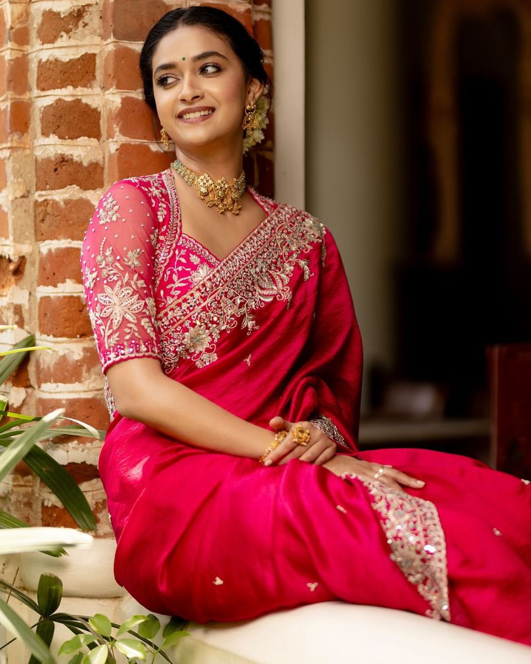 Keerthy Suresh: ఏ మెరుపు తగిలి భువికొచ్చినావే అందాల మేఘమాల..