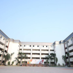 Meridian School : మెరీడియన్ ఫీ‘జులుం’… ఫీజులు లక్షల్లో.. జరిమానా వేలల్లో!