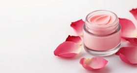 Rose Cream: మెరిసే చర్మం కోసం.. గులాబీలతో ఫేస్ క్రీమ్