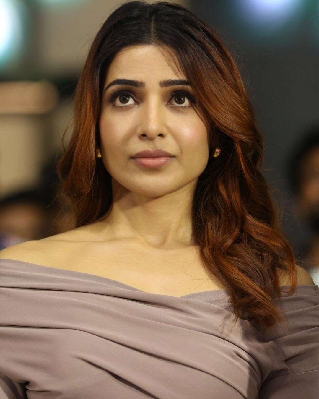 Samantha: కళ్లల్లో కన్నీళ్లు దాస్తూ.. పైకి నవ్వుతున్నావా సామ్.. అయినా అందంగానే ఉన్నావ్