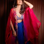 Shriya Saran: అన్నం తింటుందా.. అందం తింటుందా.. ఆ వయస్సులో కూడా ఇంత హాట్ ఏంట్రా బాబు..
