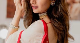 Ashika Rangnath : ఆహా.. అందానికే కేరాఫ్ అడ్రస్ ఆషికా.. చీరకట్టుతోనే చుట్టేస్తున్న బ్యూటీ