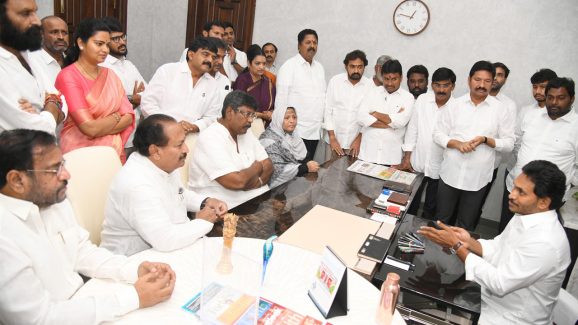AP Assembly sessions: ఏపీ అసెంబ్లీ సమావేశాలు, ఆ భయంతో జగన్ డుమ్మా
