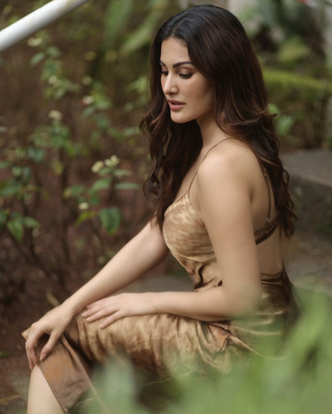 Amyra Dastur: ఆహా ఏమి వయ్యారం..  అమైరా దస్తూర్