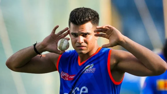 Arjun Tendulkar: భయంకరమైన బౌలింగ్‌ తో రెచ్చిపోయిన సచిన్‌ కొడుకు..వేలంలో భారీ ధర పక్కా !