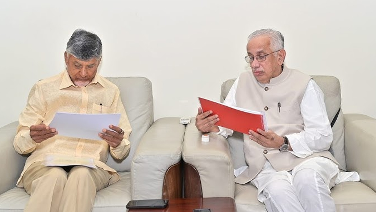 CM Chandrababu: గవర్నర్‌తో సీఎం చంద్రబాబు భేటీ..అక్కడే మాజీ రాష్ట్రపతి, ఎందుకు?