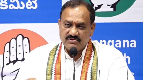 Mahesh Kumar Goud: ప్ర‌భుత్వంపై భారీ కుట్ర‌లు.. కేటీఆర్ కు శిక్ష తప్పదు… పీసీసీ చీఫ్ సంచలన వ్యాఖ్యలు!