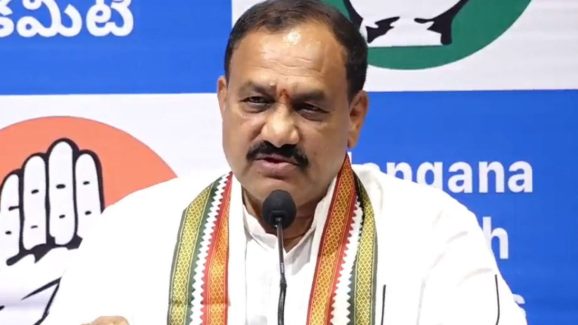 Mahesh Kumar Goud: రాష్ట్రంలో ప్ర‌తిప‌క్షం ఫామ్ హౌస్ కే ప‌రిమిత‌మైంది.. పీసీసీ ఛీఫ్ మ‌హేశ్ కుమార్ గౌడ్ సంచ‌ల‌నం!