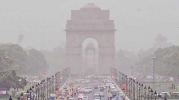 Delhi Air Quality: ఢిల్లీలో దారుణంగా పడిపోయిన గాలి నాణ్యత.. అమల్లోకి స్టేజ్ 4 ఆంక్షలు