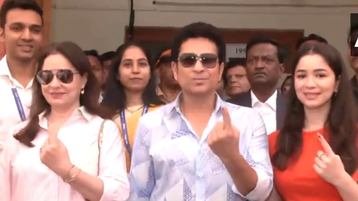 Maharashtra elections 2024: మహారాష్ట్ర ఎన్నికల్లో ఓటేసిన సచిన్‌ ఫ్యామిలీ..వీడియో వైరల్