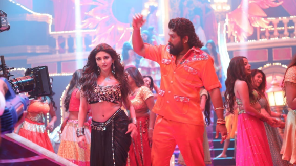 Pushpa Item Song Leaked Pic :  మార్ఫింగ్ ఫోటో వైరల్ చేసి, పుష్ప లీక్స్ అంటున్నారు.
